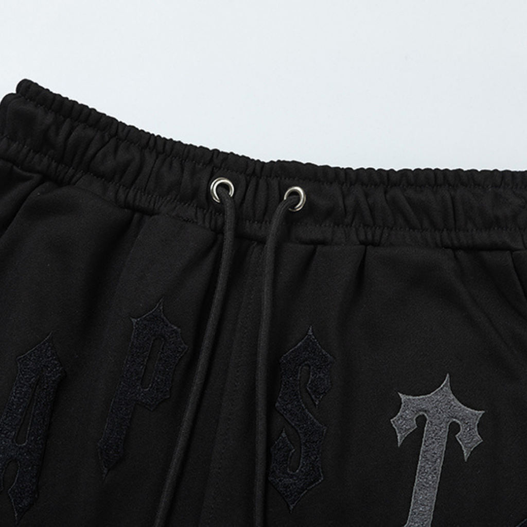 Decoded Arch Triple Black kurzes Set