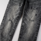 Lila-graue zerrissene Jeans