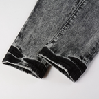 Lila-graue zerrissene Jeans