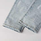 Lila Farbe Hellblaue Jeans