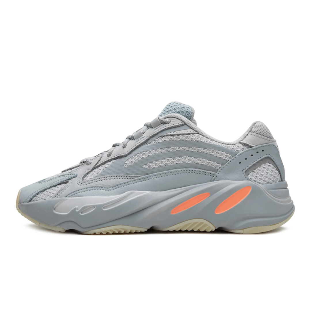 YZY - 700 V2 „Inertia“