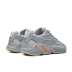 YZY - 700 V2 „Inertia“