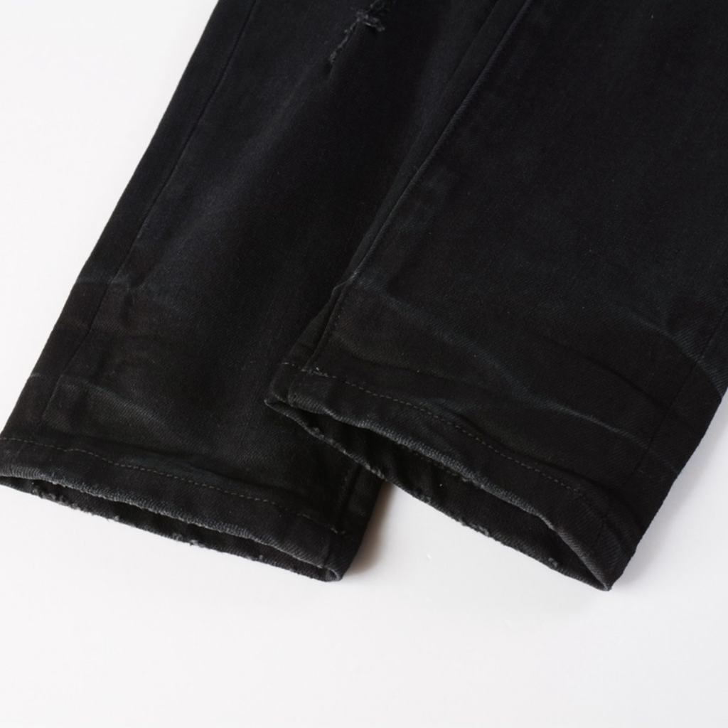 Lila Dreifach Zerrissene Schwarze Jeans