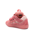 Pinker Bordstein