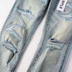 Lila zerrissene Jeans