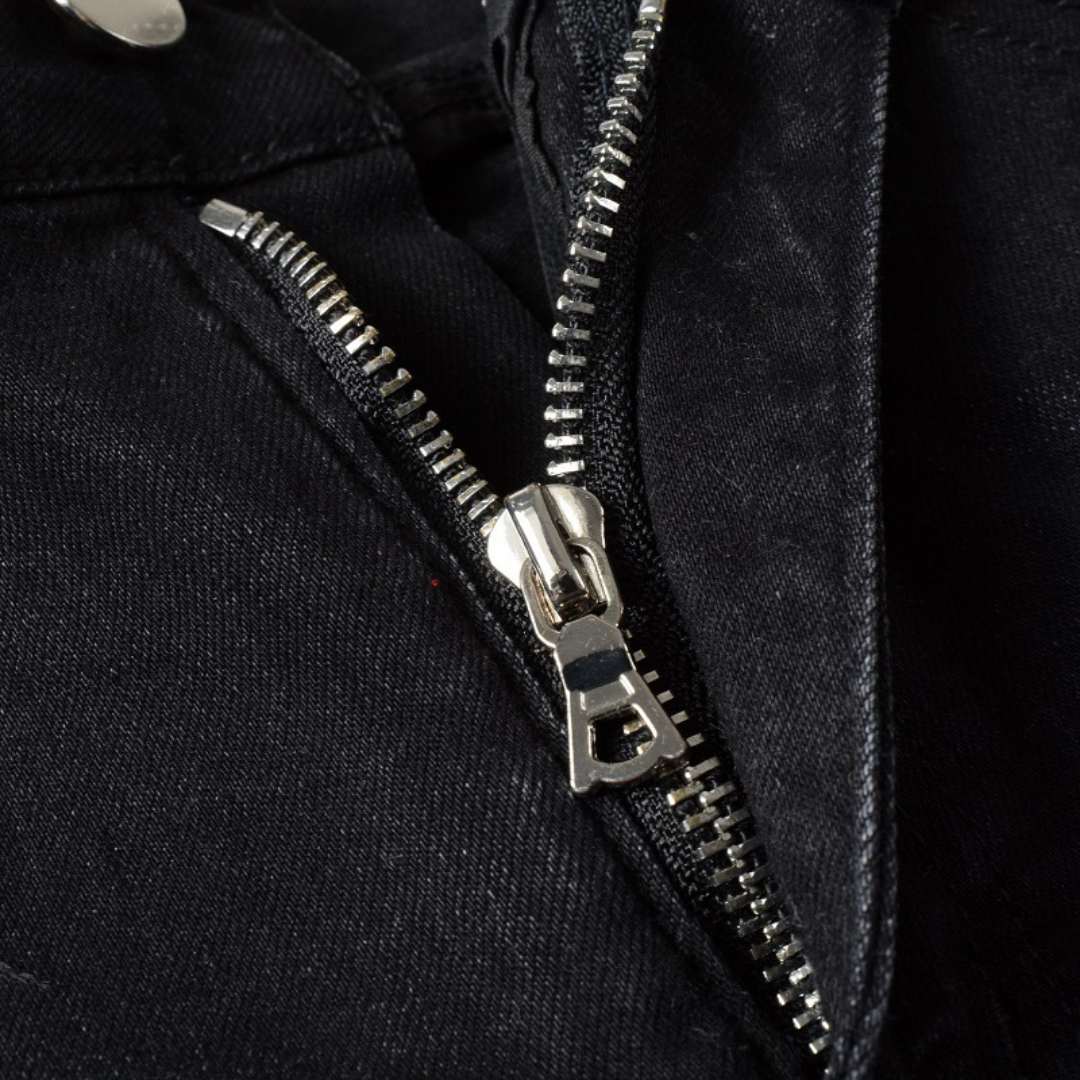 Amr Jeans mit Farbklecksen