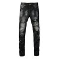 Lila Bandana Schwarze Jeans