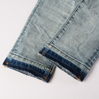 Lila zerrissene Jeans