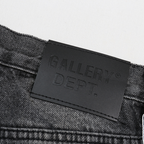 Galerie-Abteilung Schlagjeans