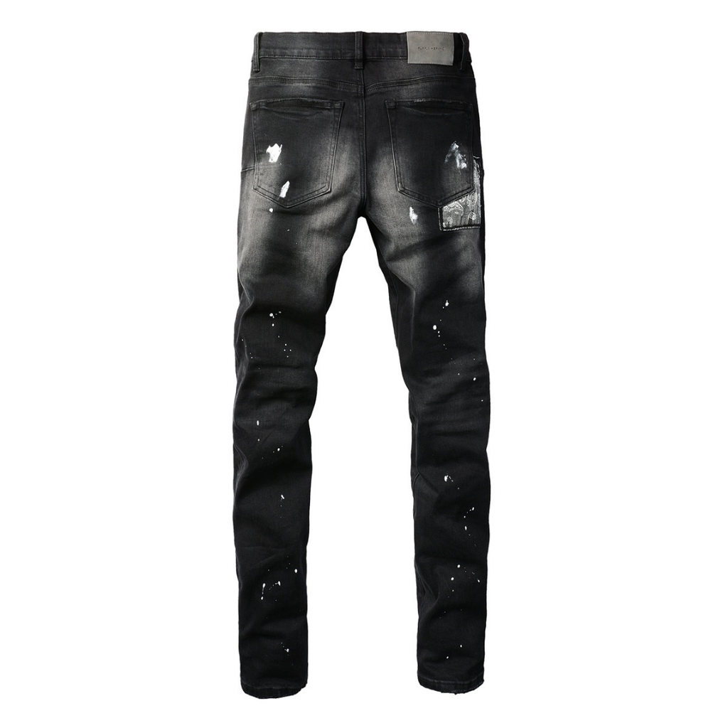 Lila Bandana Schwarze Jeans