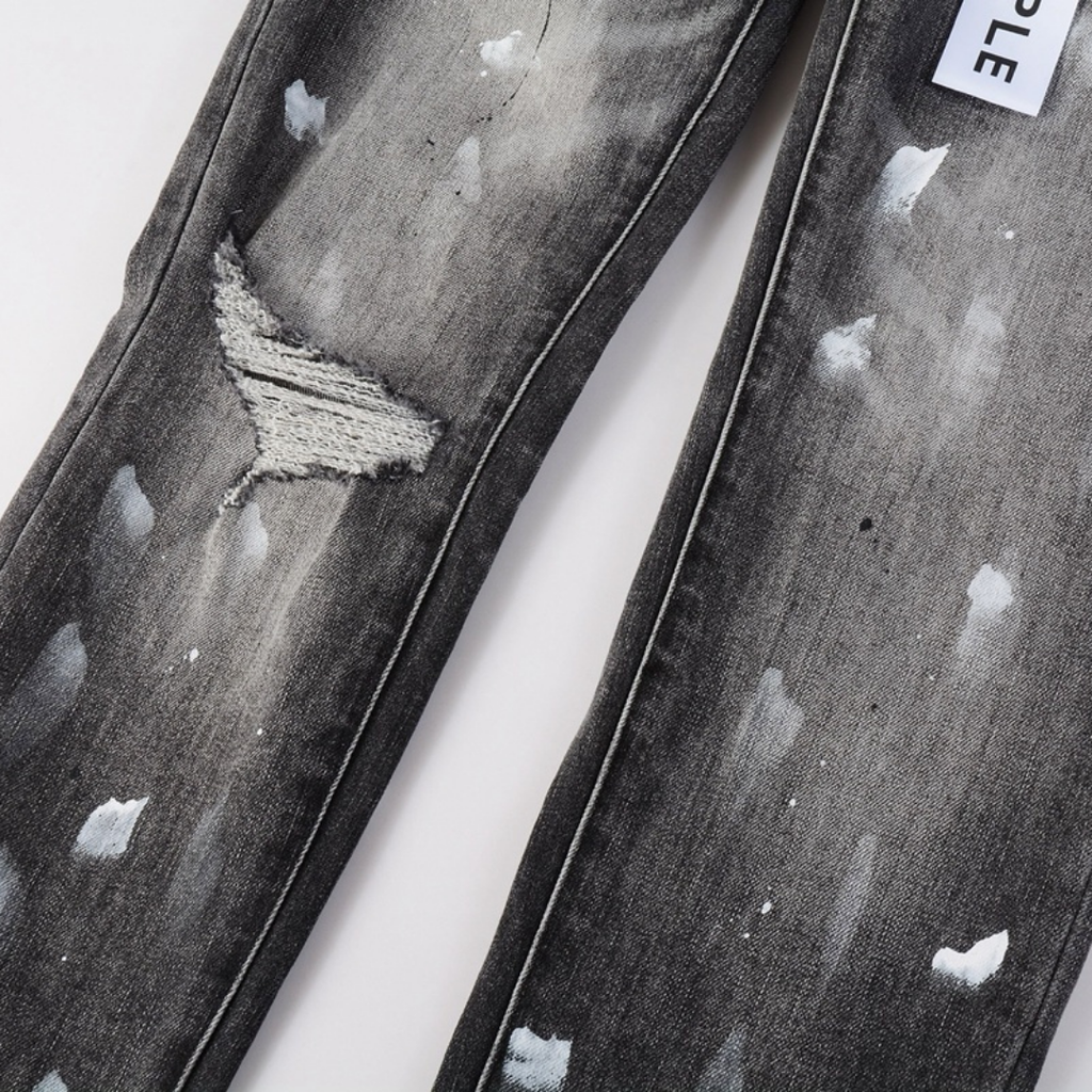 Lila zerrissene Jeans