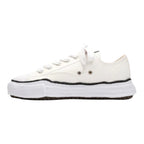 NIEDRIG GESCHNITTENER SNEAKER