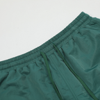Stelle Shorts dar