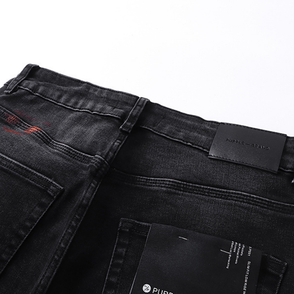 Lila Jeans mit Used-Look