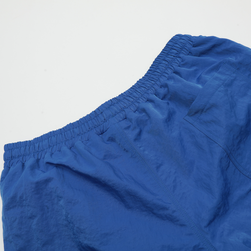Stelle Shorts dar