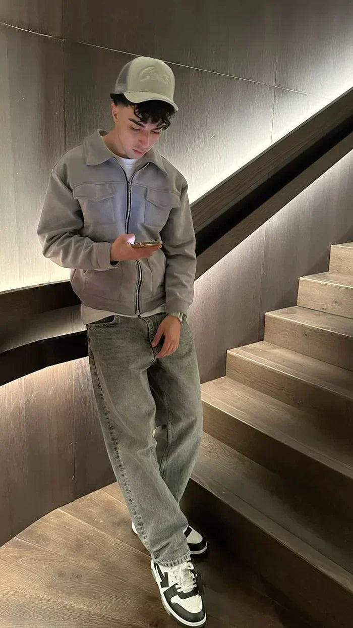 GRAUES BEZIRK-OUTFIT