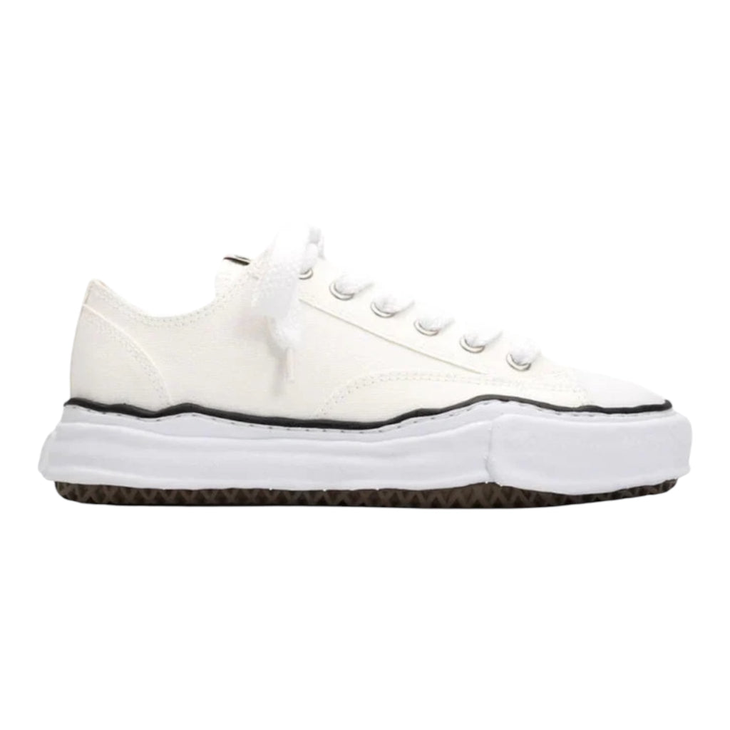 NIEDRIG GESCHNITTENER SNEAKER