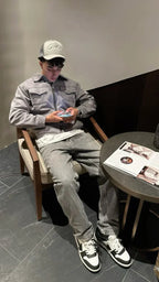 GRAUES BEZIRK-OUTFIT