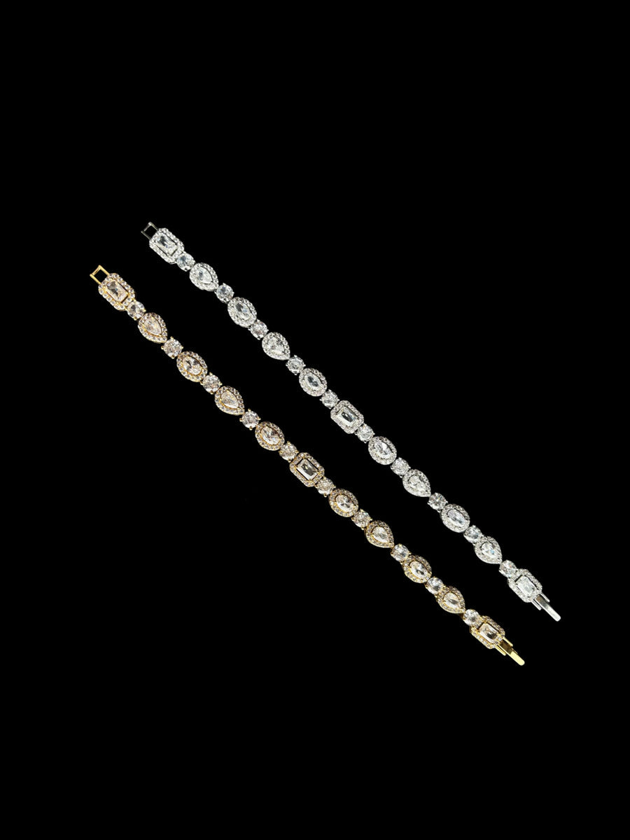 Armbänder mit mehreren Steinen
