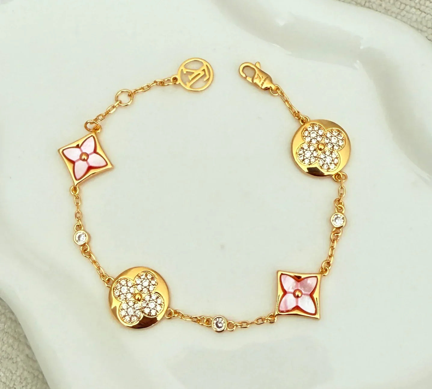 Blumenarmband
