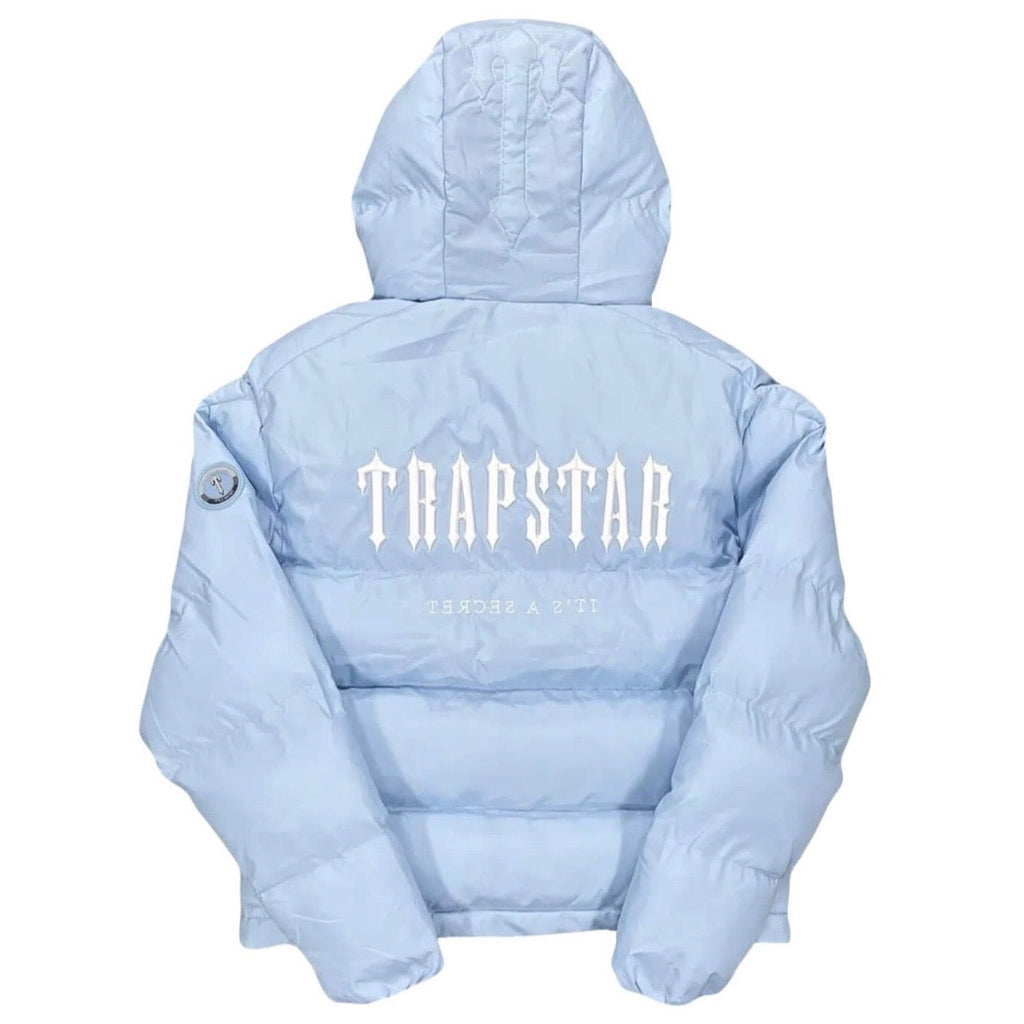 Geheimnisvolle himmelblaue Jacke