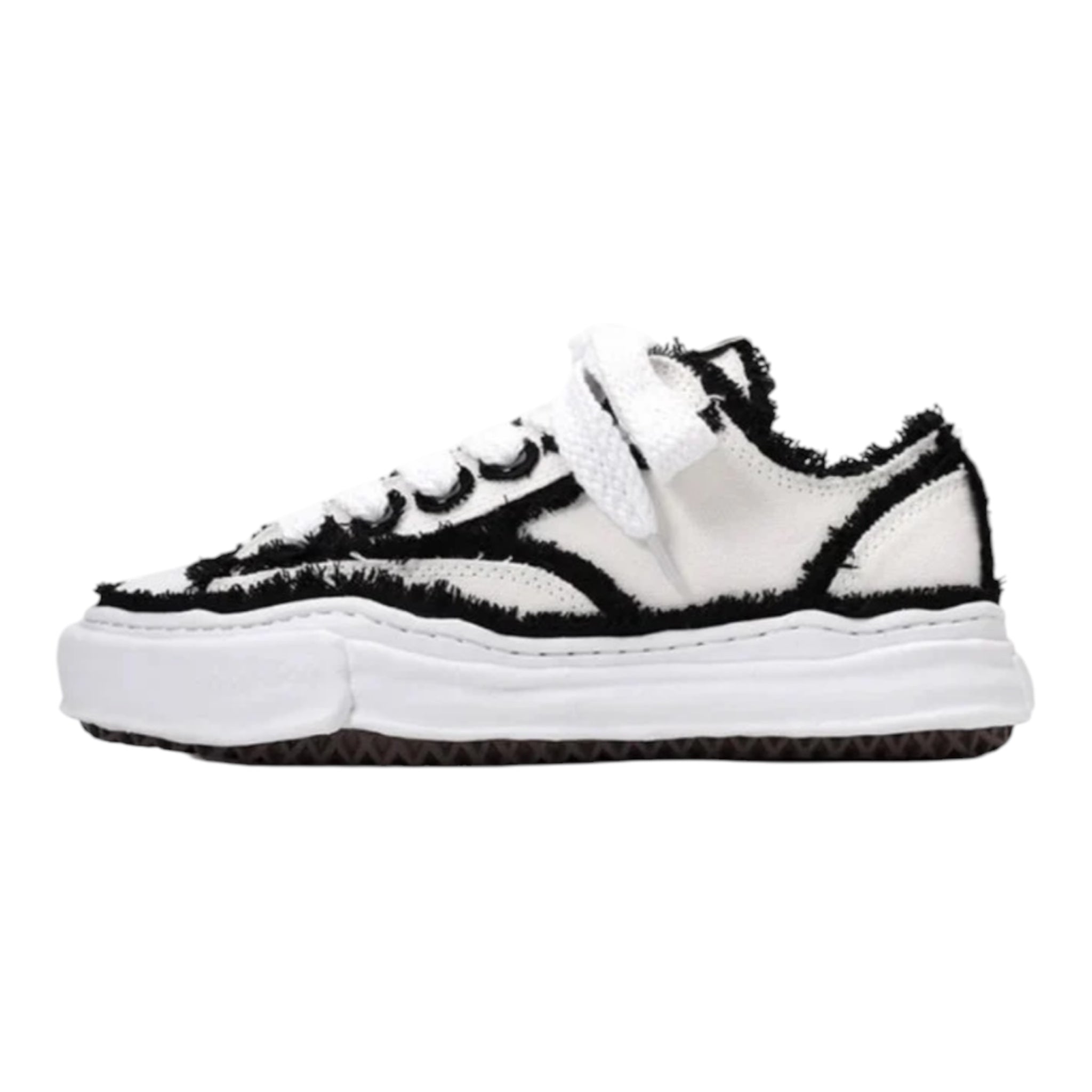 FLARED LOW SNEAKER - UNCCENSORED