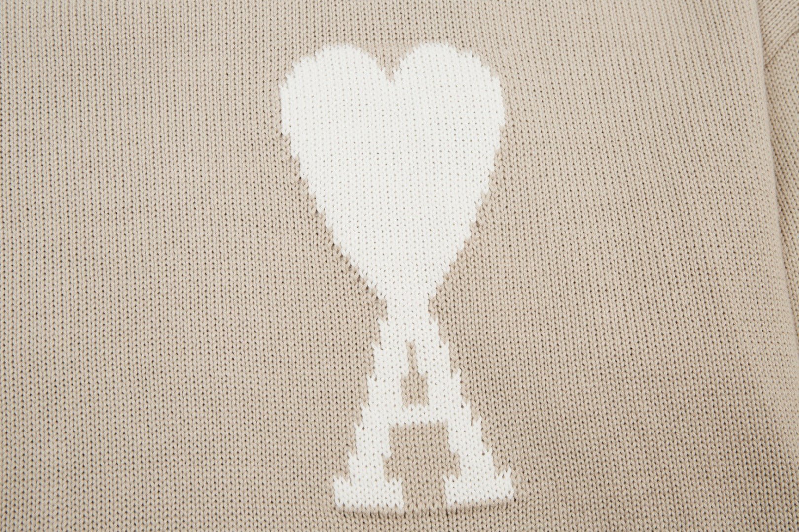 'Heart' - Sweater Cream - UNCCENSORED