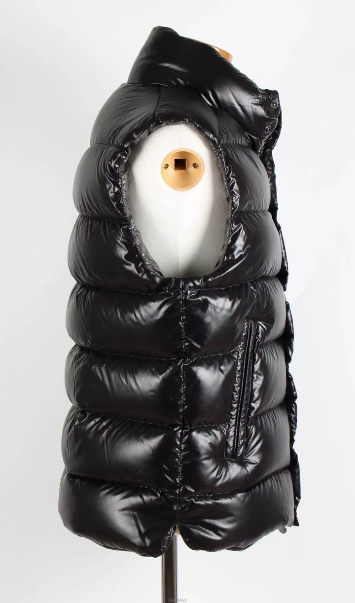 'M' Puffer Weste - UNCCENSORED